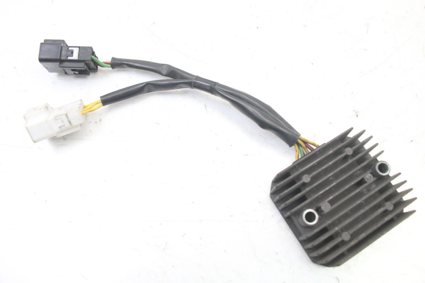 photo de REGOLATORE DI CARICA HONDA FES S-WING SWING ABS 125 (2007 - 2015) - Vista principale
