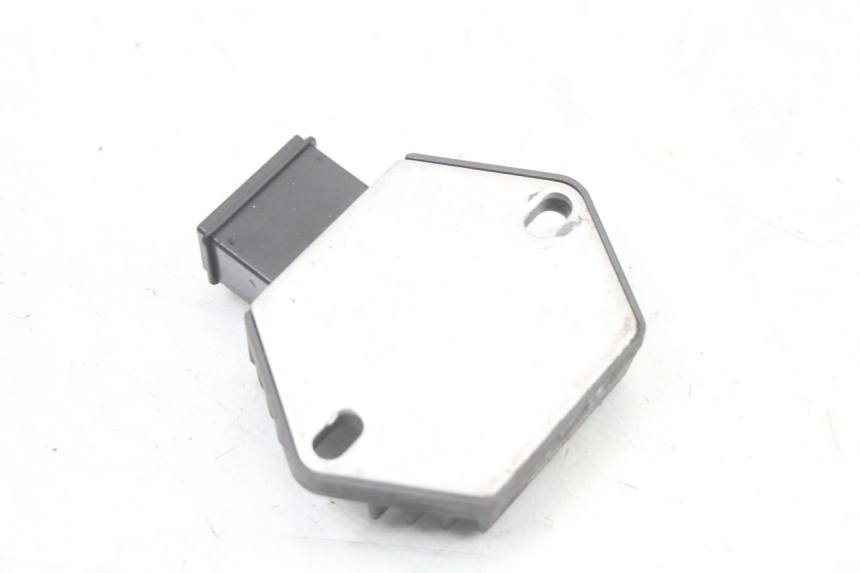 photo de REGOLATORE HONDA NES AROBASE 125 (2000 - 2003) - Altra angolazione