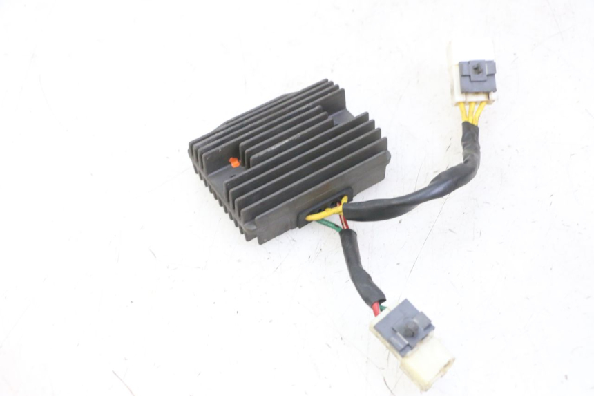 photo de REGOLATORE PIAGGIO IE MP3 YOURBAN 300 (2011 - 2016) - Dettaglio del componente