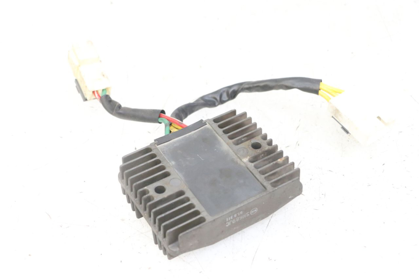 photo de REGOLATORE PIAGGIO IE MP3 YOURBAN 300 (2011 - 2016) - Vista d'insieme del prodotto