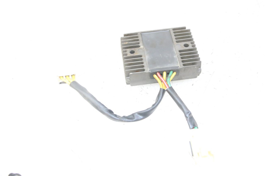 photo de REGOLATORE PIAGGIO IE MP3 YOURBAN 300 (2011 - 2016) - Dettagli dei punti di fissaggio