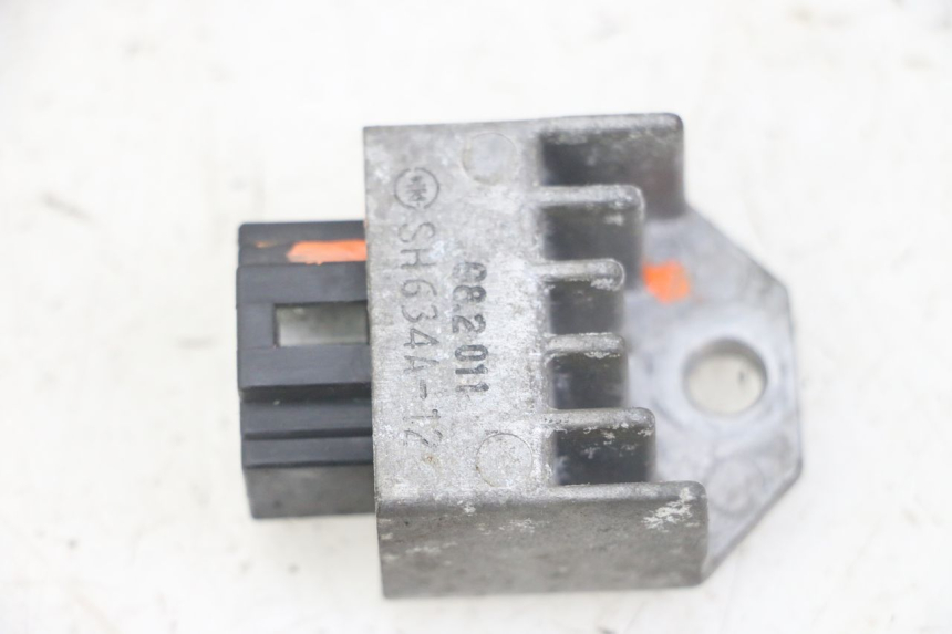 photo de REGOLATORE PEUGEOT JET FORCE CARBU 50 (2003 - 2016) - Vista principale