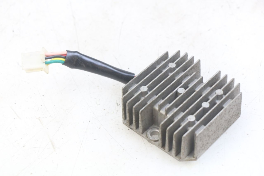 photo de REGOLATORE DI CARICA SYM JET SPORT XR 50 (2006 - 2015) - Vista principale