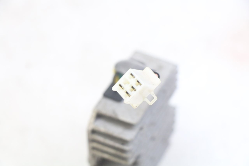 photo de REGOLATORE DI CARICA SYM JET SPORT XR 50 (2006 - 2015) - Altra angolazione