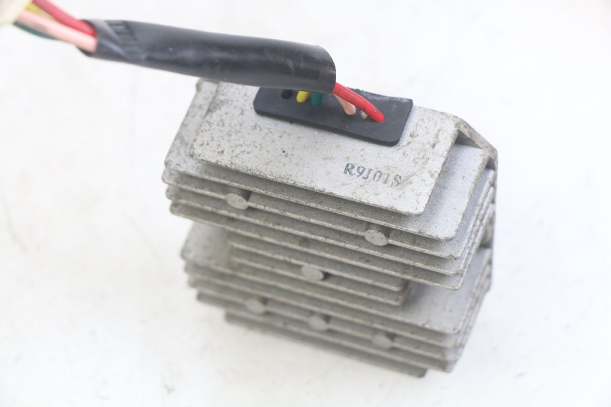 photo de REGOLATORE DI CARICA SYM JET SPORT XR 50 (2006 - 2015) - Primo piano tecnico