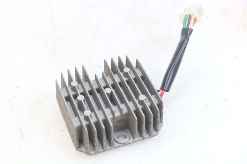 photo de REGOLATORE DI CARICA SYM JET SPORT XR 50 (2006 - 2015) - Vista d'insieme del prodotto