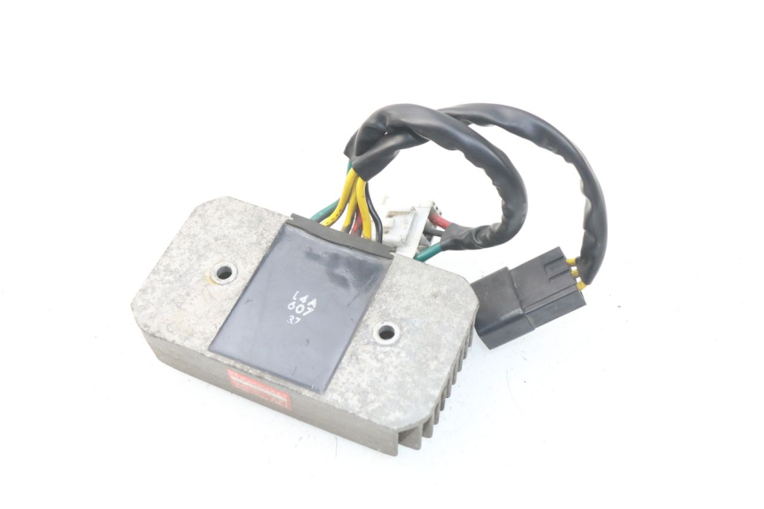 photo de Regolatore di carica SYM JOYMAX 250 (2013 - 2017) - Primo piano tecnico