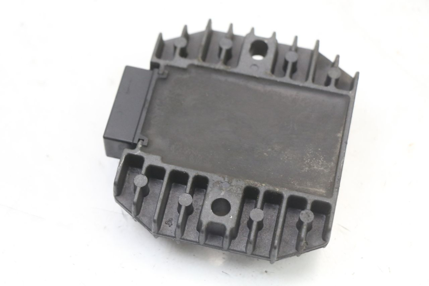 photo de REGOLATORE KAWASAKI ZR7 ZR-7 S 750 (1999 - 2004) - Altra angolazione