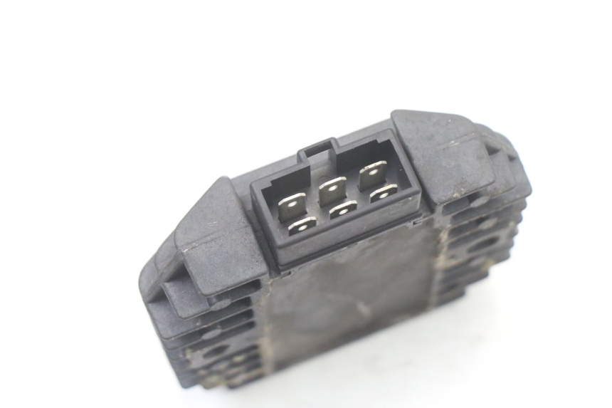 photo de REGOLATORE KAWASAKI ZR7 ZR-7 S 750 (1999 - 2004) - Zoom sullo stato d'uso