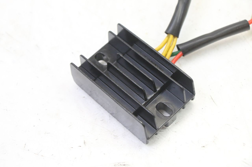 photo de REGOLATORE DI CARICA PEUGEOT KISBEE 2T 50 (2018 - 2022) - Dettaglio del componente