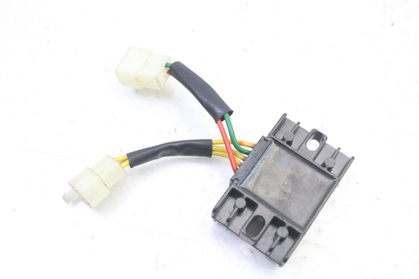 photo de REGOLATORE DI CARICA PEUGEOT KISBEE 4T 50 (2018 - 2022) - Altra angolazione