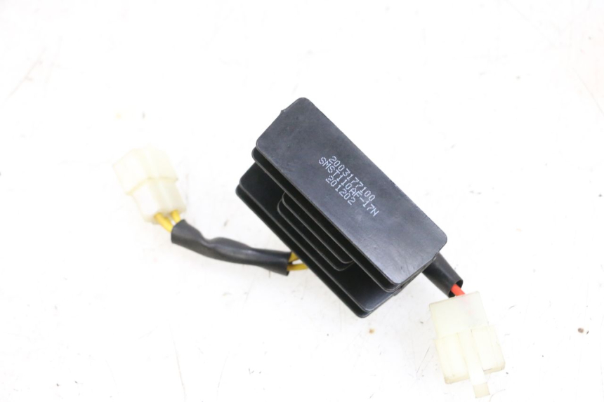 photo de REGOLATORE DI CARICA PEUGEOT KISBEE 4T 50 (2018 - 2022) - Altra angolazione