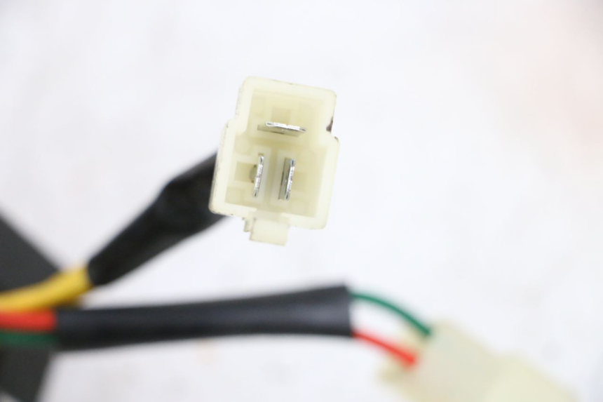 photo de REGOLATORE DI CARICA PEUGEOT KISBEE 4T 50 (2018 - 2022) - Altra angolazione