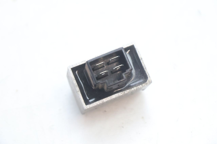 photo de REGOLATORE DI CARICA PEUGEOT KISBEE 4T 50 (2010 - 2017) - Zoom sullo stato d'uso