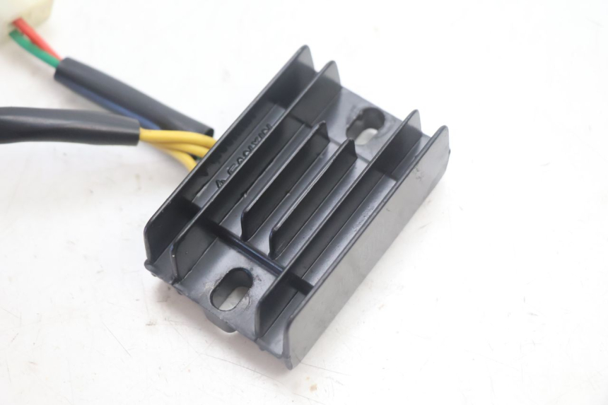 photo de REGOLATORE DI CARICA PEUGEOT KISBEE 4T 50 (2018 - 2022) - Dettaglio del componente