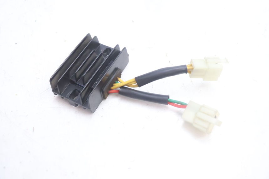 photo de REGOLATORE DI CARICA PEUGEOT KISBEE 4T 50 (2018 - 2022) - Zoom sullo stato d'uso