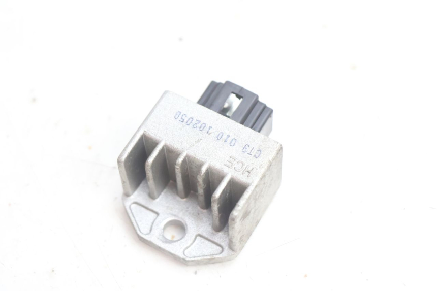 photo de REGOLATORE DI CARICA PEUGEOT KISBEE 4T 50 (2010 - 2017) - Dettaglio del componente
