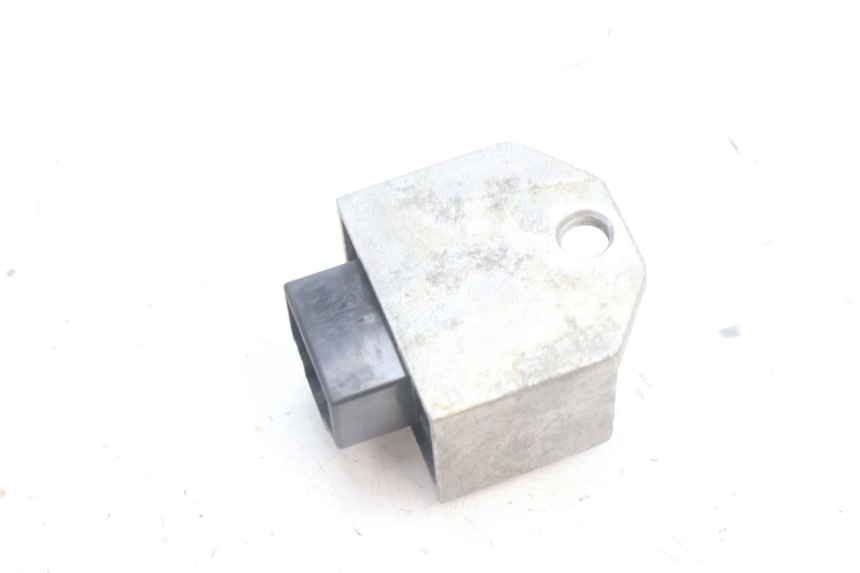 photo de REGOLATORE DI CARICA PEUGEOT KISBEE 4T 50 (2010 - 2017) - Altra angolazione