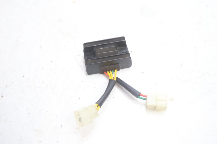 photo de REGOLATORE DI CARICA PEUGEOT KISBEE 4T 50 (2018 - 2022) - Dettaglio del componente