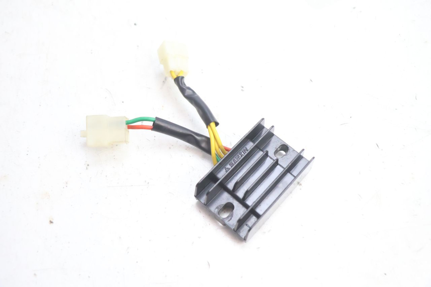 photo de REGOLATORE DI CARICA PEUGEOT KISBEE 4T 50 (2018 - 2022) - Vista principale