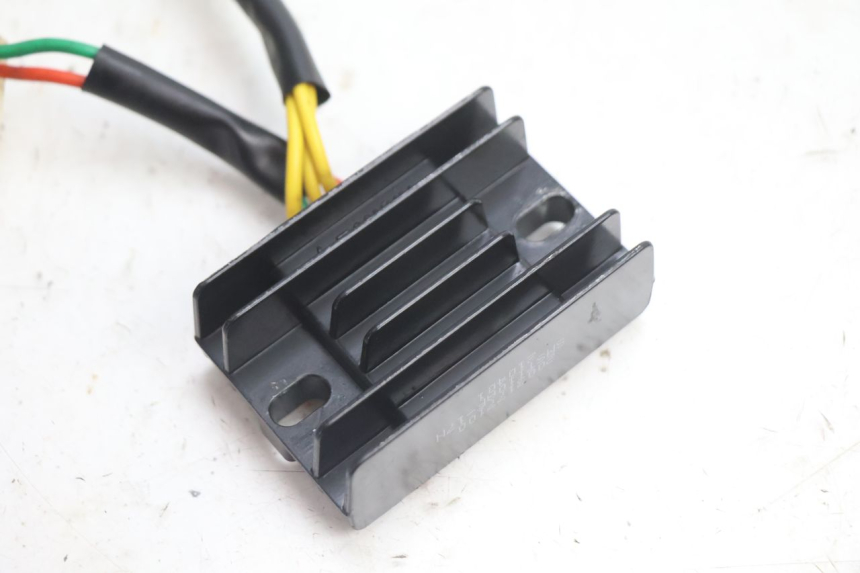 photo de REGOLATORE DI CARICA PEUGEOT KISBEE 4T 50 (2018 - 2022) - Dettaglio del componente