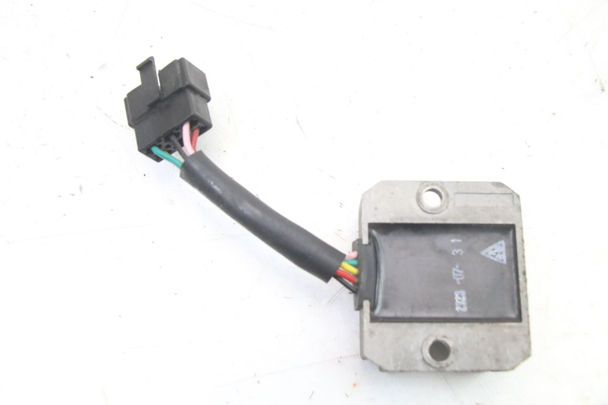 photo de REGOLATORE DI CARICA KYMCO AGILITY 4T 50 (2018 - 2022) - Altra angolazione