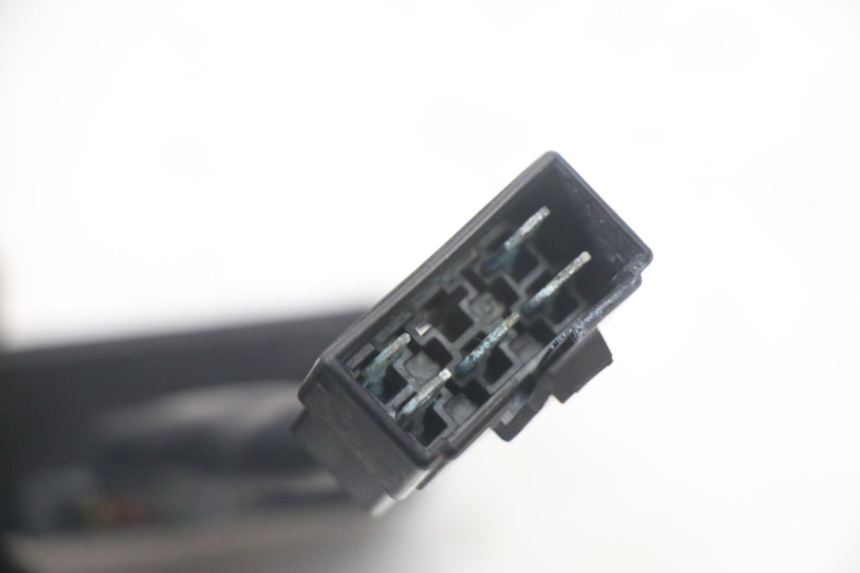 photo de REGOLATORE DI CARICA KYMCO PEOPLE S 125 (2000 - 2008) - Altra angolazione