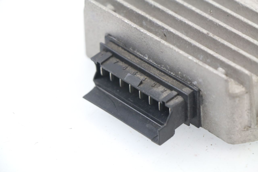 photo de REGOLATORE DI CARICA PIAGGIO LIBERTY 2T 50 (2004 - 2008) - Dettaglio del componente