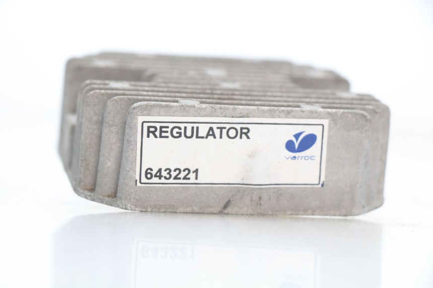 photo de REGOLATORE PIAGGIO LIBERTY 4T 50 (2018 - 2021) - Altra angolazione