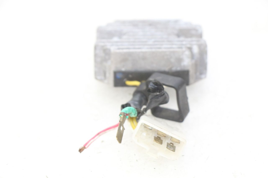 photo de REGOLATORE DI CARICA PIAGGIO LIBERTY IGET 4T 50 (2015 - 2020) - Primo piano tecnico