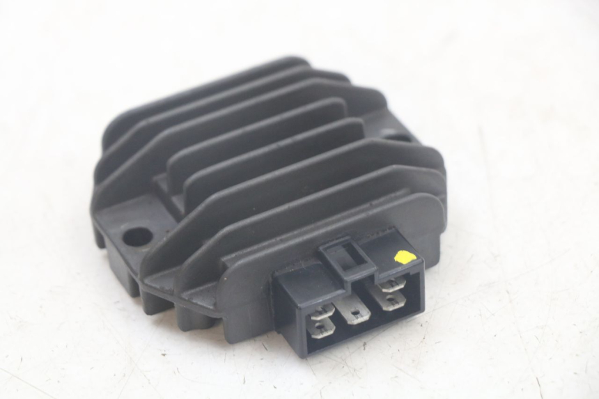 photo de REGOLATORE DI CARICA PIAGGIO LIBERTY 125 (2009 - 2013) - Vista principale