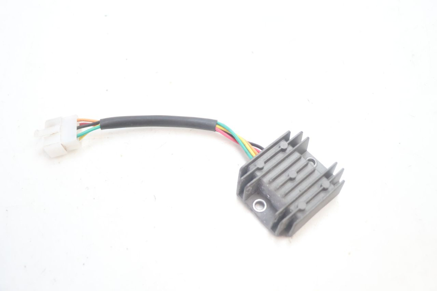 photo de REGOLATORE DI CARICA KYMCO LIKE 125 (2009 - 2016) - Vista principale