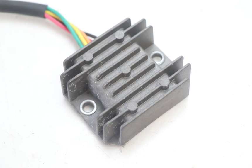photo de REGOLATORE DI CARICA KYMCO LIKE 125 (2009 - 2016) - Dettaglio del componente