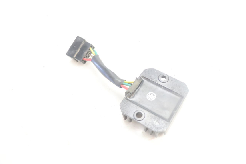photo de REGOLATORE DI CARICA KYMCO LIKE 125 (2009 - 2016) - Altra angolazione
