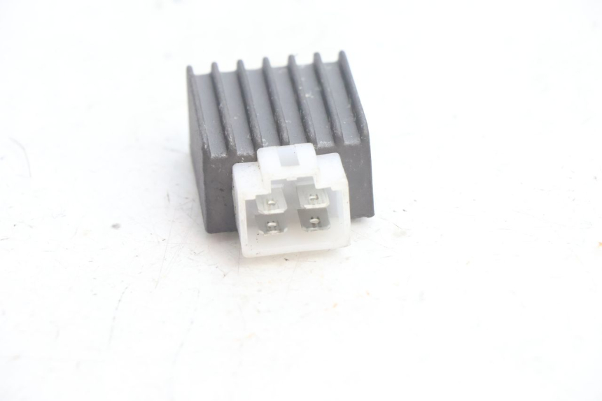 photo de REGOLATORE DI CARICA PEUGEOT LUDIX BLASTER 50 (2006 - 2014) - Zoom sullo stato d'uso