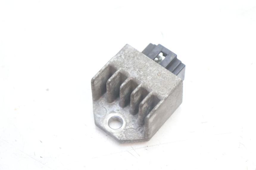 photo de REGOLATORE DI CARICA PEUGEOT LUDIX 50 (2005 - 2007) - Dettaglio del componente