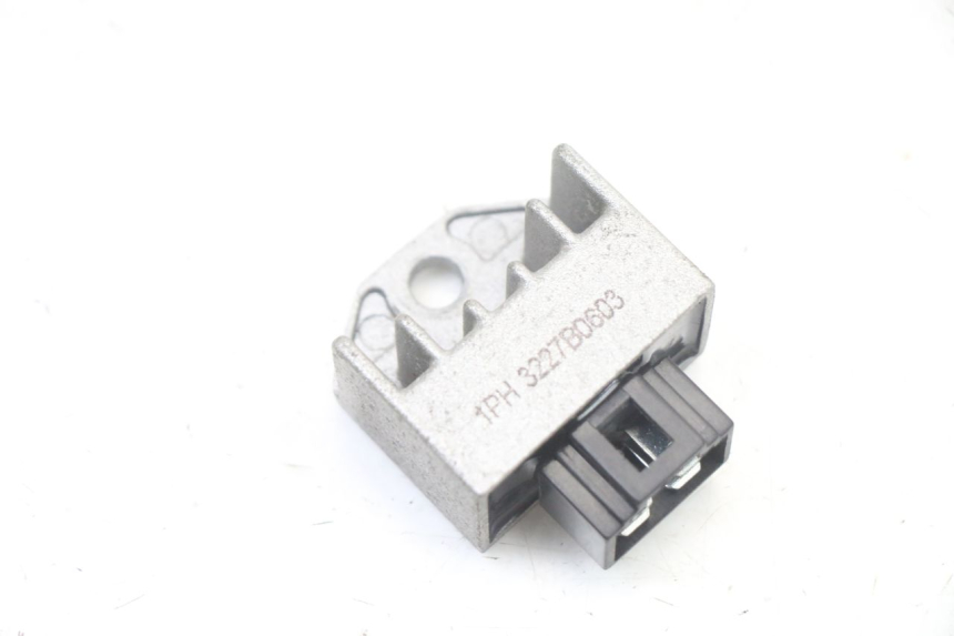 photo de REGOLATORE DI CARICA MBK OVETTO ONE 2T 50 (2013 - 2017) - Vista principale