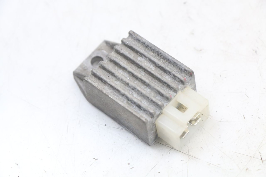 photo de REGOLATORE DI CARICA SYM MIO 50 (2011 - 2017) - Vista principale