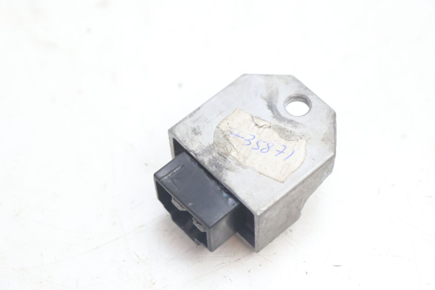 photo de Regolatore di carica SYM MIO 50 (2005 - 2010) - Zoom sullo stato d'uso