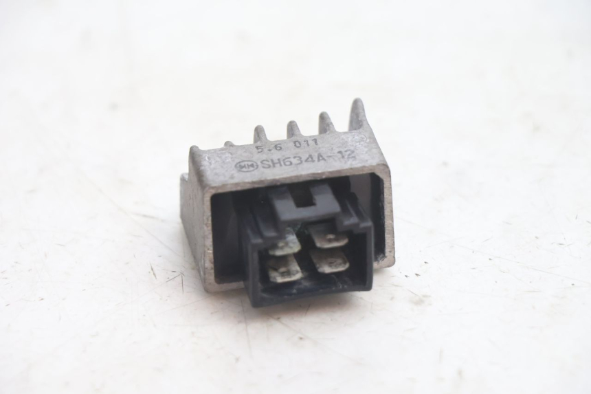 photo de Regolatore di carica SYM MIO 50 (2005 - 2010) - Altra angolazione