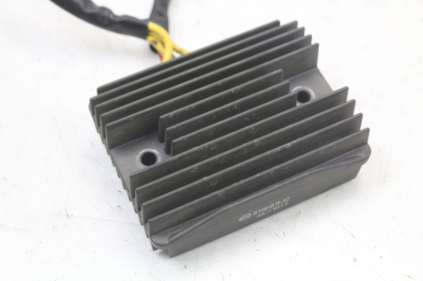 photo de REGOLATORE PIAGGIO MP3 HPE 350 (2018 - 2020) - Zoom sullo stato d'uso