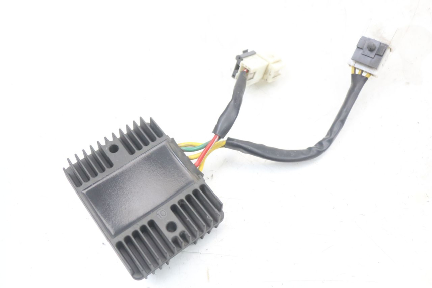 photo de REGOLATORE PIAGGIO MP3 HPE 350 (2018 - 2020) - Altra angolazione