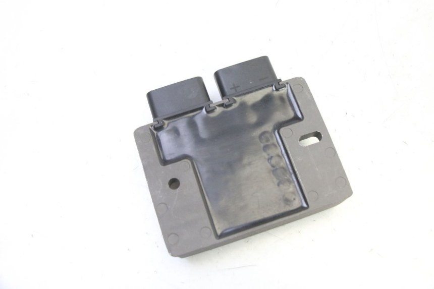 photo de REGOLATORE PIAGGIO MP3 HPE 310 (2024 - 2025) - Altra angolazione