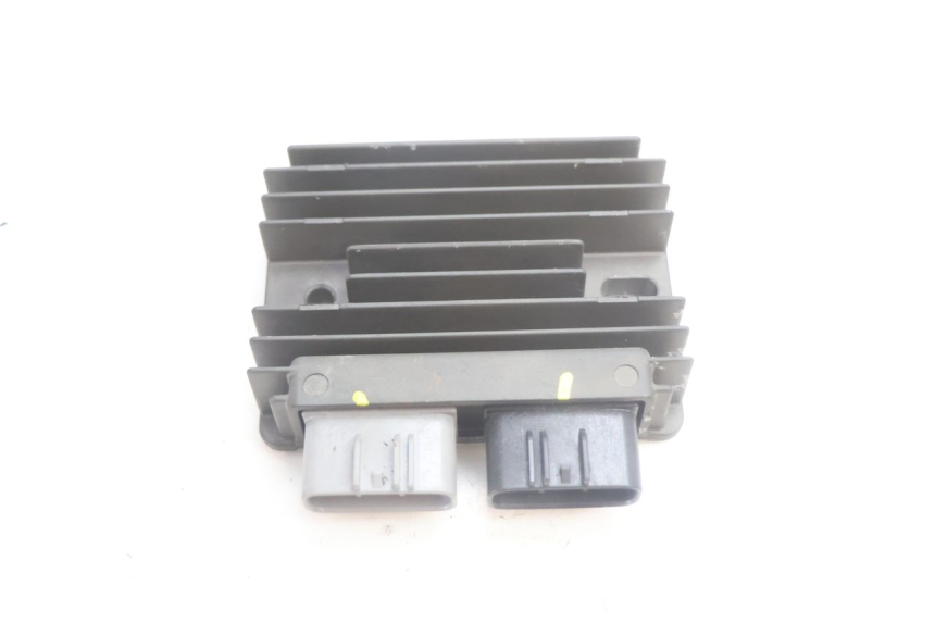 photo de REGOLATORE PIAGGIO MP3 HPE 530 (2022 - 2026) - Vista principale