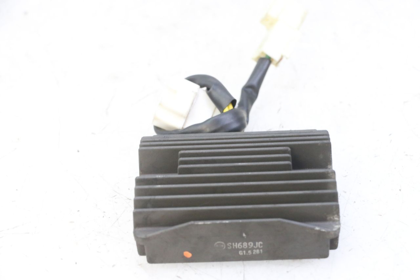 photo de REGOLATORE PIAGGIO MP3 LT 300 (2010 - 2016) - Zoom sullo stato d'uso