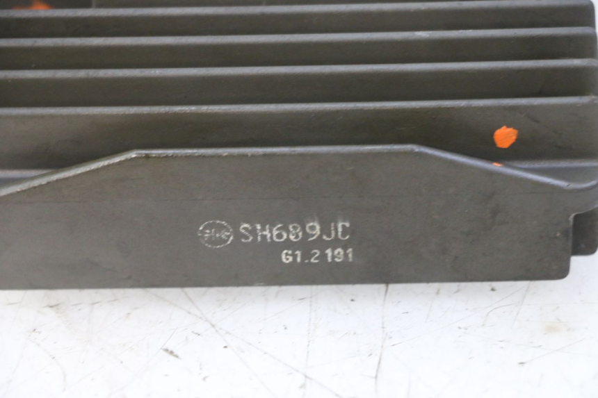 photo de REGOLATORE DI CARICA PIAGGIO MP3 LT 300 (2010 - 2016) - Vista d'insieme del prodotto