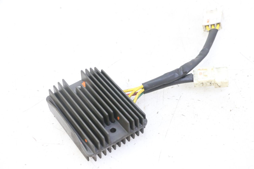 photo de REGOLATORE DI CARICA PIAGGIO MP3 LT 300 (2010 - 2016) - Stato della superficie e materiale