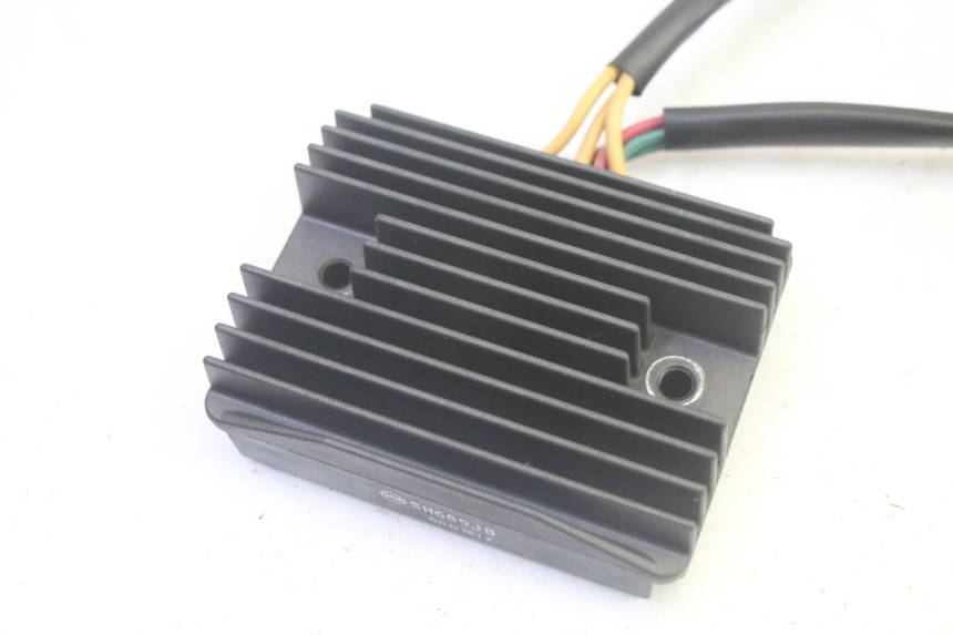 photo de REGOLATORE DI CARICA PIAGGIO MP3 LT 400 (2007 - 2012) - Dettaglio del componente