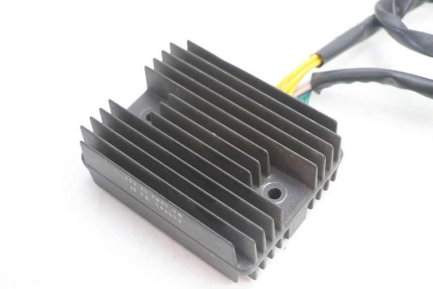 photo de REGOLATORE DI CARICA PIAGGIO MP3 LT 400 (2007 - 2012) - Dettaglio del componente