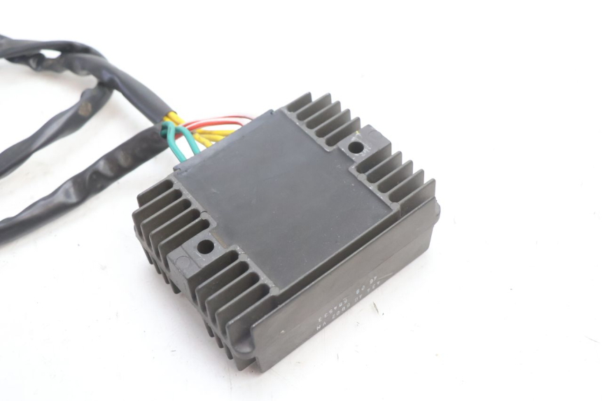 photo de REGOLATORE DI CARICA PIAGGIO MP3 LT 400 (2007 - 2012) - Primo piano tecnico